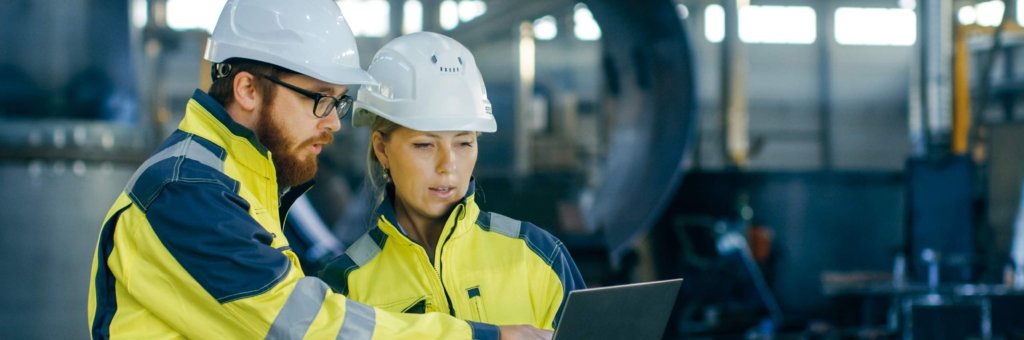 Lyreco bietet innovative und hilfreiche Serviceleistungen im Bereich Arbeitsschutz und Sicherheit. Dazu zählen Trainings und Schulungen für Absturzsicherung (PSAgA), Recyclinglösungen sowie individuelle Services wie Otoplastiken oder Korrektionsschutz.