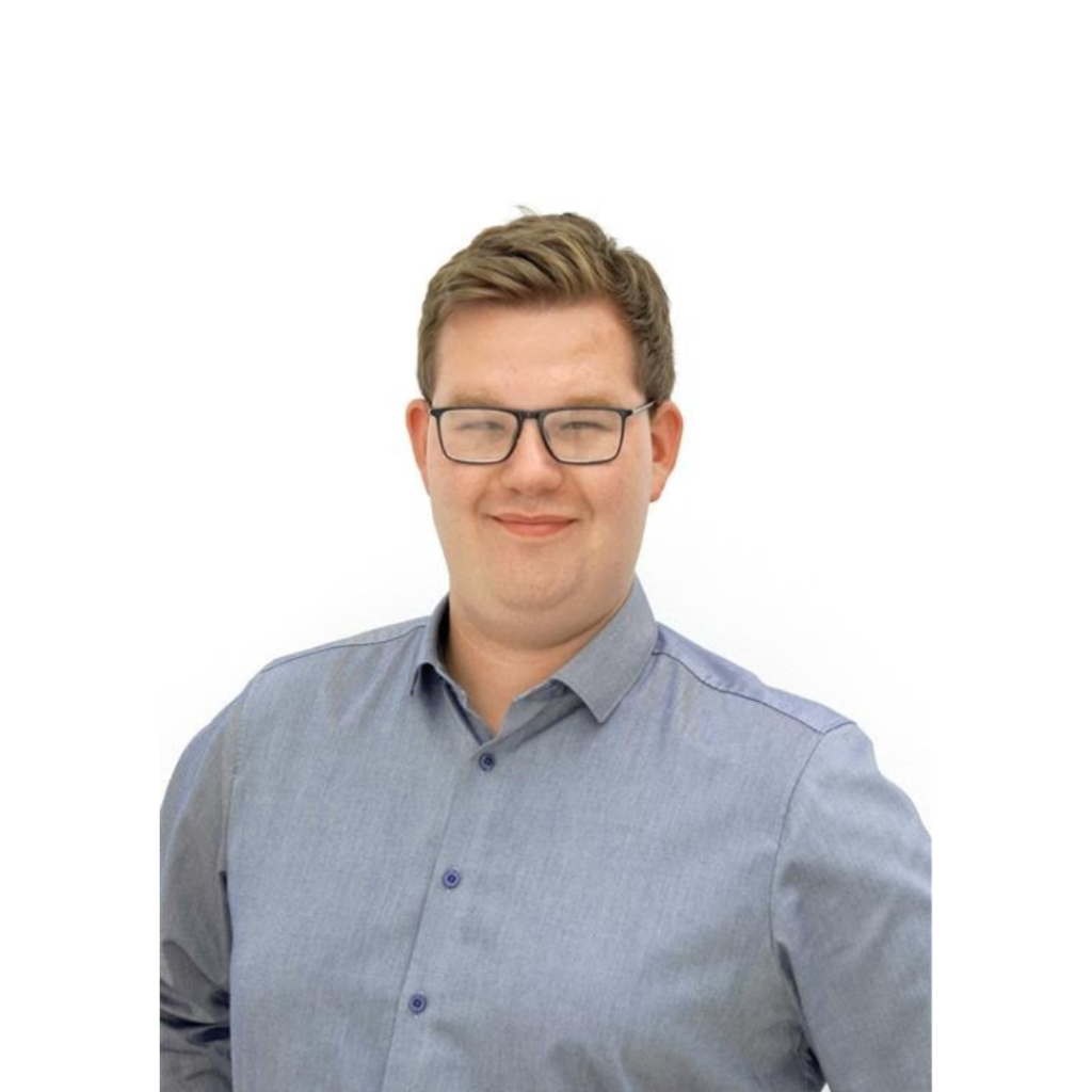 Patrick stieg nach seinem dualen Studium bei Lyreco in der Finanzabteilung ein und arbeitet nun als Junior Business Analyst bei Lyreco Deutschland. Er berichtet, wie sein bisheriger Karriereweg war und was ihm an seinem Job besonders Spaß macht.